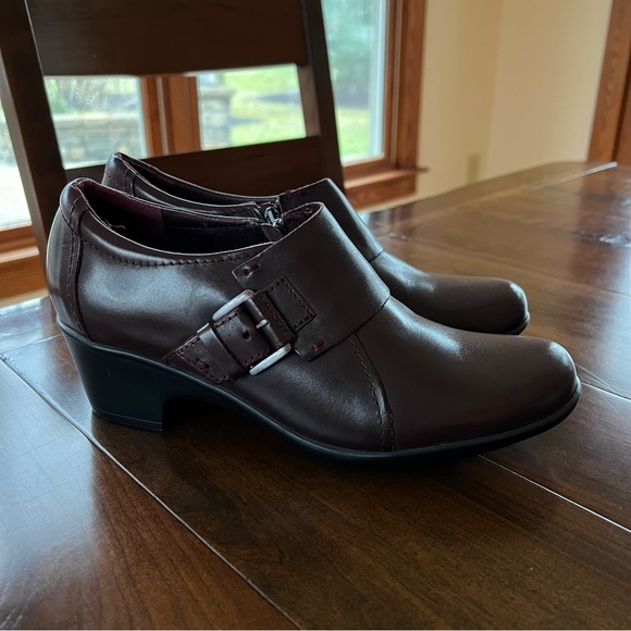 Clark Genette Vista Burgundy Leather Booties 8.5 NEW! - Picture 4 of 11